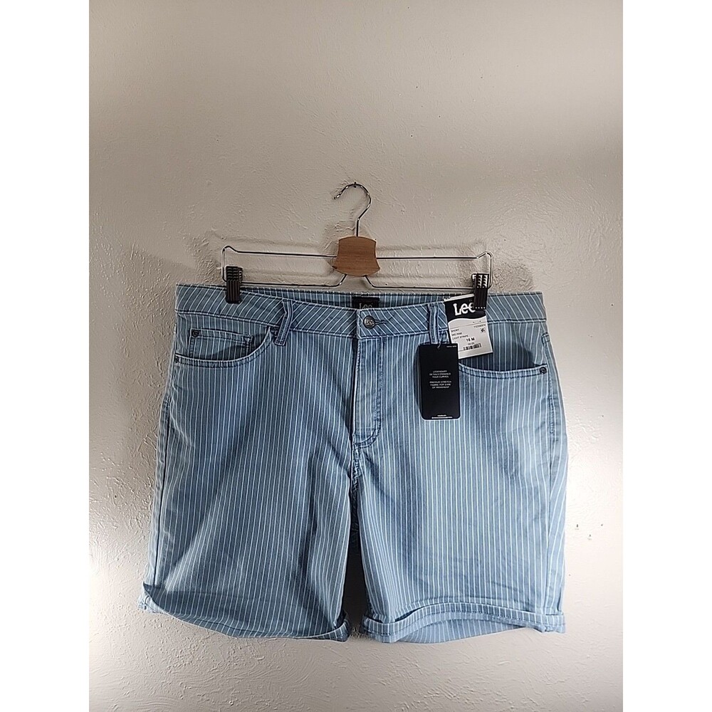 Lee Short Mid Rise Light Rise Size 18W NWT - Picture 1 of 5